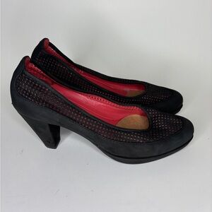 Pas de Rouge Women's Size 38 US 7 Black Suede Perforated Italian Pumps Heels